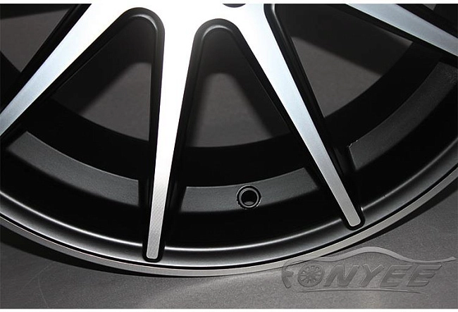 картинка Новые диски Cobra R19 J9,5 ET+38 5x114,3 черный + серебро магазин  StreetTuning 