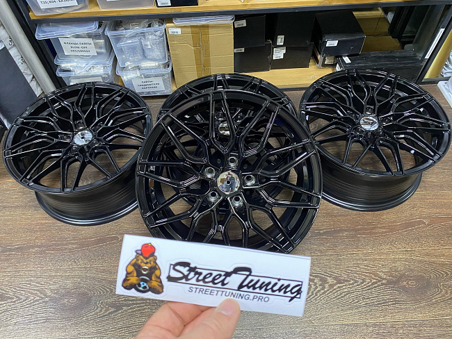 картинка Новые диски Wheelegend VLF R17 J7.5 ET35 5x112 Black магазин  StreetTuning 