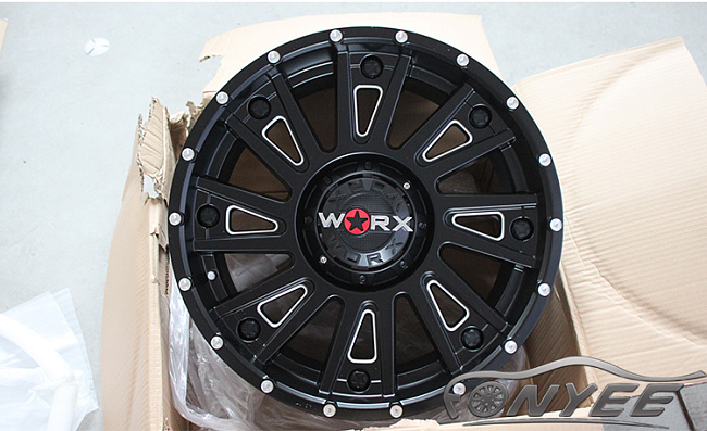 картинка Новые диски Worx 810 R20 6X139,7 ET18 J9 черный мат + серебро магазин  StreetTuning 