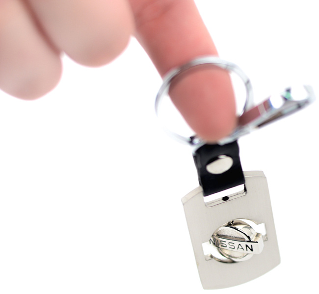 картинка Брелок "Nissan" магазин  StreetTuning 