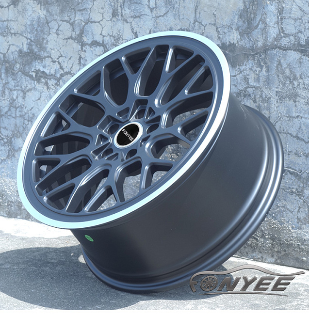 картинка Новые диски KE Flow Forming модель 7 R18 5X114,3 ET40 J8,5 черный мат + серебро магазин  StreetTuning 