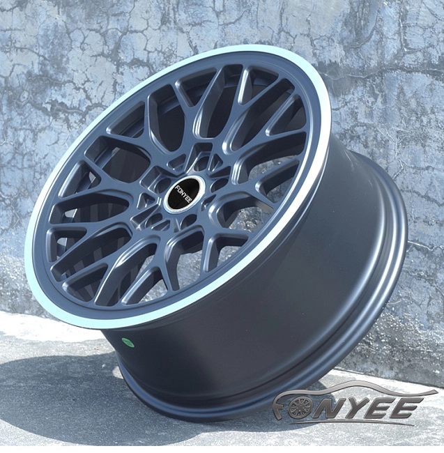 картинка Новые диски KE Flow Forming модель 7 R18 5X114,3 ET40 J8,5 черный мат + серебро магазин  StreetTuning 