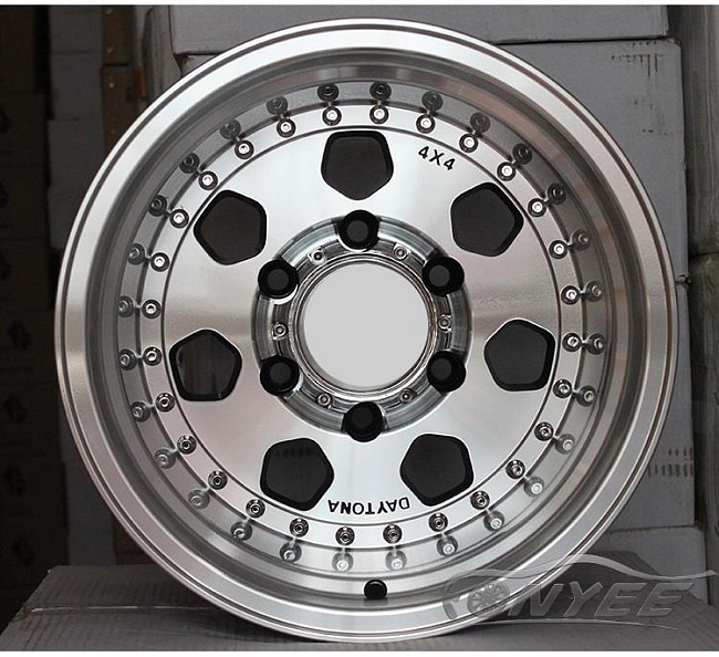 картинка Новые диски Daytona R16 6х139,7 ET-44 J10 серебристые магазин  StreetTuning 