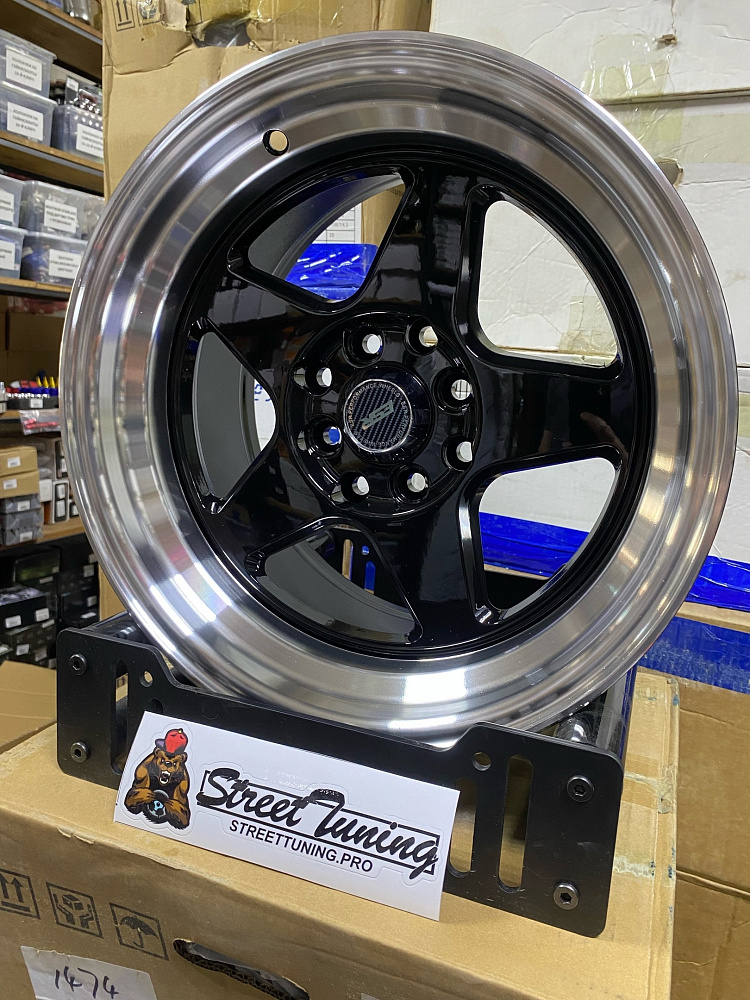 картинка Новые диски ESR R15 J8,25 ET20 4x100/4x114.3, черные от магазина  StreetTuning