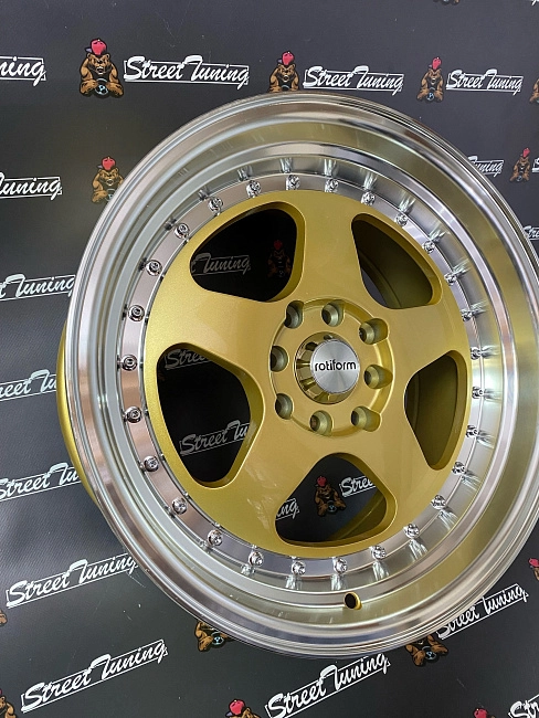 картинка Новые диски Rotiform R16 J8 ET25 4x100/114,3 золото магазин  StreetTuning 