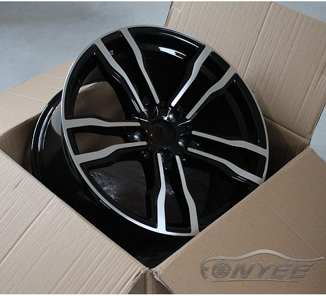 картинка Новые диски BMW 668 M STYLE  R18 5x114,3 ET38 J8,5 черные магазин  StreetTuning 