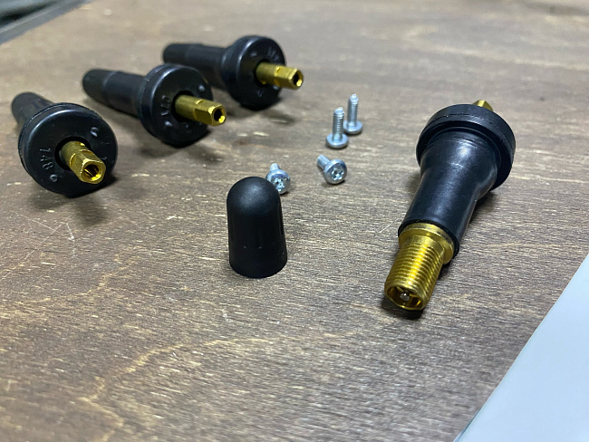 картинка Ниппели (вентили) под датчик, разборные TPMS-20, черные, 4 шт магазин  StreetTuning 