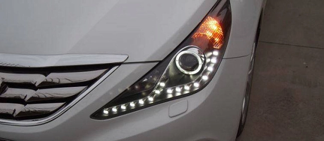 картинка Передние фары для Hyundai Sonata 2009-2014 магазин  StreetTuning 