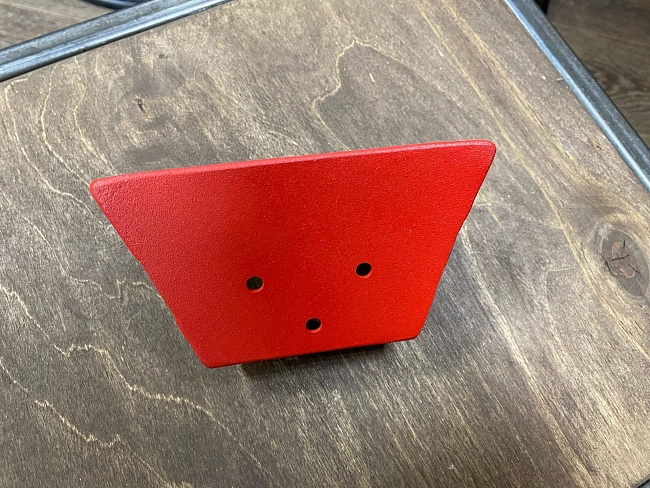 картинка Кронштейн крепления расширительного бачка LADA Веста на ВАЗ 2101-07 магазин  StreetTuning 