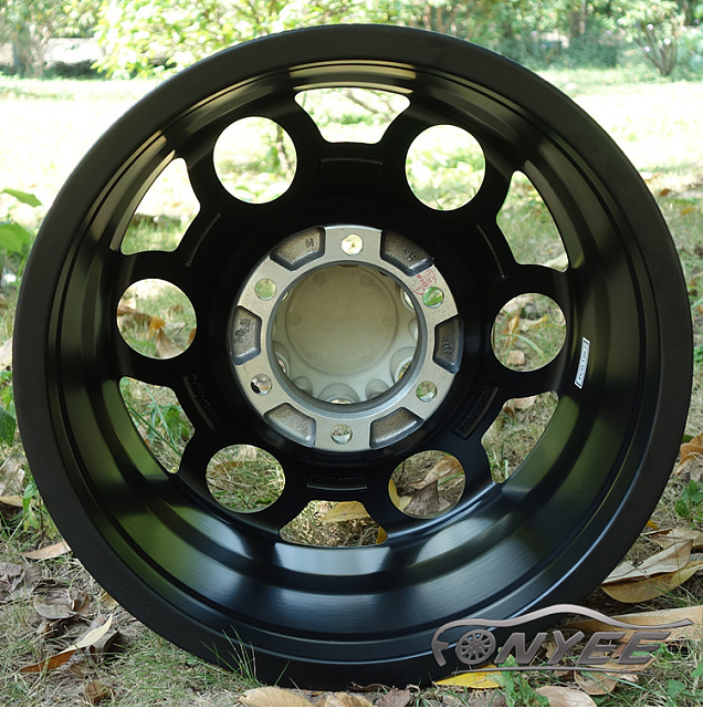 картинка Новые диски Black Rhino Magnus R17 5X114,3 ET0 J8 черный мат магазин  StreetTuning 