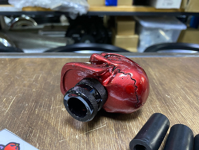 картинка Ручка КПП "Череп", цвет темно-красный. магазин  StreetTuning 