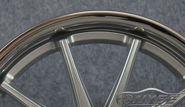 картинка Новые диски Aversus Aurelia R19 J8,5 ET+35 5x115 серебро + хром полка магазин  StreetTuning 