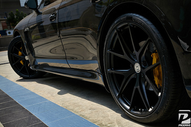 картинка Новые диски HRE P101 R18 5x114,3 ET35 J8,5 черные матовые магазин  StreetTuning 