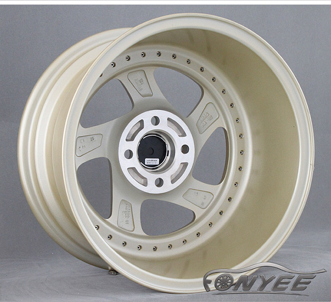 картинка Новые диски Rotiform TMB Flat R15 4х100 ET17 J8,5 золото + золотые болтики магазин  StreetTuning 