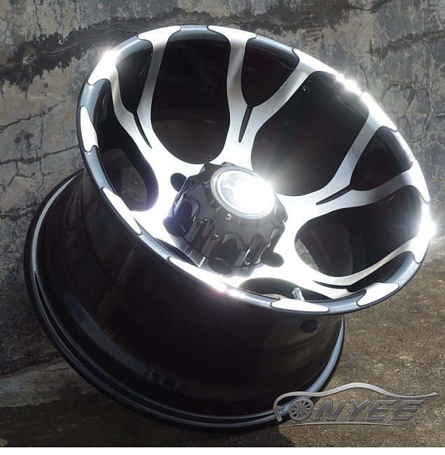 картинка Новые диски XO wheels R15 J8,5 ET-32 6x139,7 черный глянец + серебро магазин  StreetTuning 