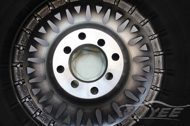 картинка Новые диски BBS RS R15 4X100/4X114,3 ET15 J8 черный мат + серебристые болтики магазин  StreetTuning 