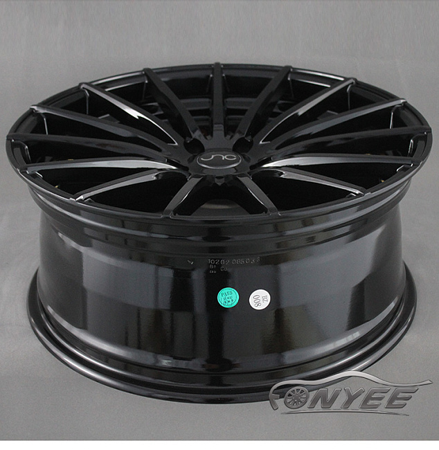 картинка Новые диски JNC 042 R20 5X114,3 ET38 J10 черные глянцевые + золотистые болтики магазин  StreetTuning 