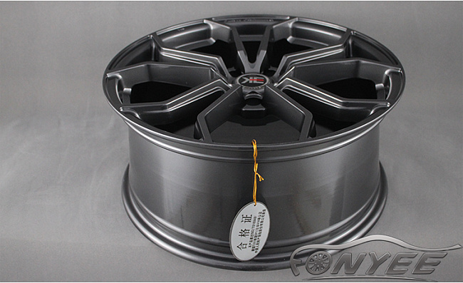 картинка Новые диски KE Flow Forming модель 5 R18 5X112 ET35 J8 темно-серые магазин  StreetTuning 