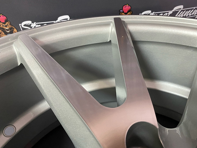 картинка Новые диски Vossen VFS1 R17 J7.5 ET30 5x114.3 Silver магазин  StreetTuning 