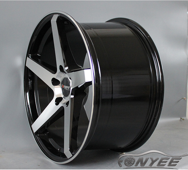 картинка Новые диски Versus VS83 R18 5х120 ET25 J8,5 серебро + черный глянец магазин  StreetTuning 