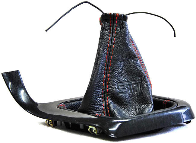 картинка Чехол на КПП Subaru STI, универсальный. Кожа, красная строчка магазин  StreetTuning 