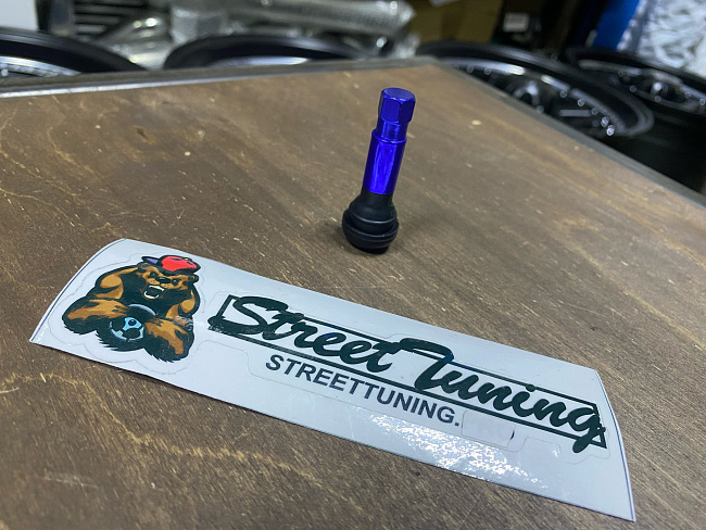 картинка Ниппель (вентиль) для колес, цвет синий TR414BL магазин  StreetTuning 