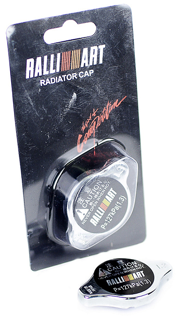 картинка Крышка радиатора RALLIART 1.3 атм магазин  StreetTuning 