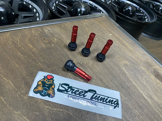 картинка Ниппели (вентили) для колес, к-т 4 шт, цвет красный магазин  StreetTuning 
