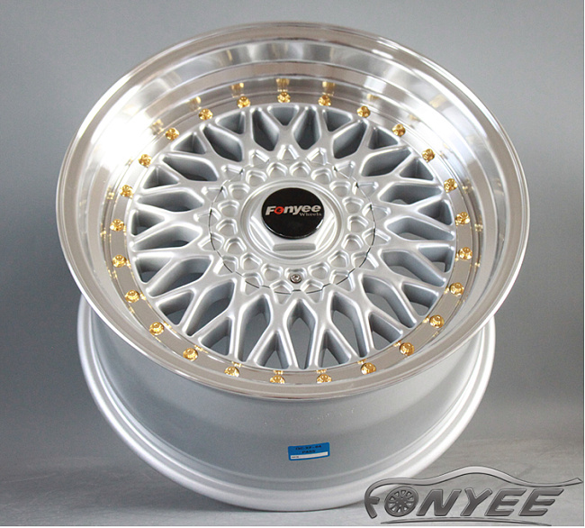картинка Новые диски BBS RS R15 4X100/4X108 ET20 J7 серебро + золотистые болтики магазин  StreetTuning 