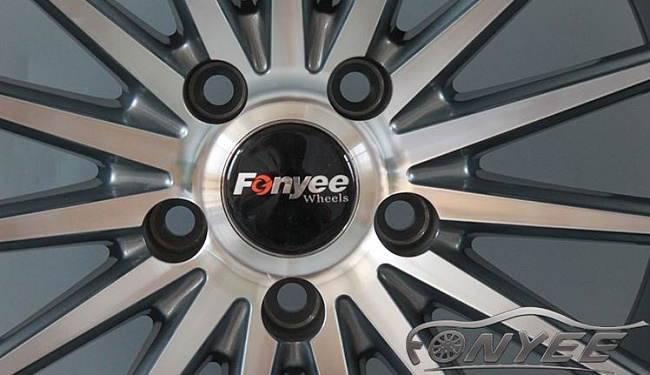 картинка Новые диски Vossen VFS2 Replica R18 5X120 ET30 J9,5 светло серый + серебро магазин  StreetTuning 