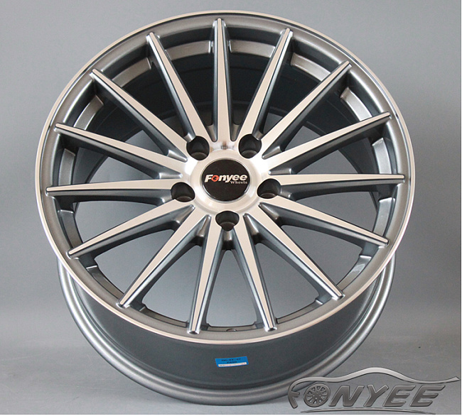 картинка Новые диски Vossen VFS2 Replica R18 5X120 ET30 J9,5 светло серый + серебро магазин  StreetTuning 