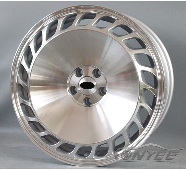 картинка Новые диски Saxo R18 5X114,3 ET40 J8 серебро магазин  StreetTuning 