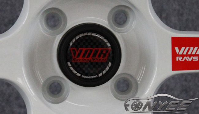 картинка Новые диски Rays TE37 R15 4X100 ET38 J6,5 белый глянец магазин  StreetTuning 