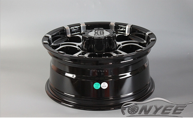 картинка Новые диски XD series R16 6X139,7 ET10 J7 черный глянец + серебро магазин  StreetTuning 