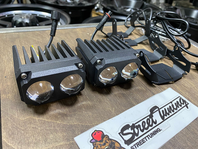 картинка Светодиодные прожекторы-линзы Sanvi U10, комплект 2 шт магазин  StreetTuning 