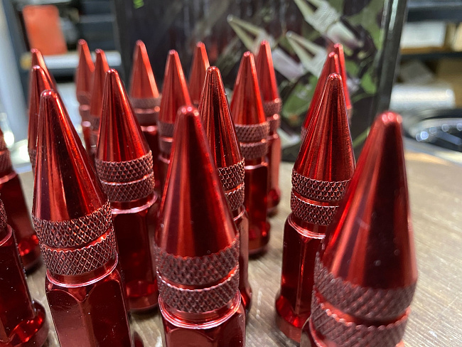 картинка Комплект гаек пики (пули) Starleks, 12х1.25 , цвет красный, 20 шт. магазин  StreetTuning 