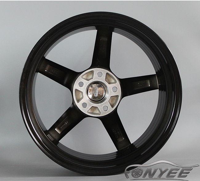 картинка Новые диски Vossen CV3 Replica R17 5X112 ET40 J7,5 черный глянец + серебро магазин  StreetTuning 