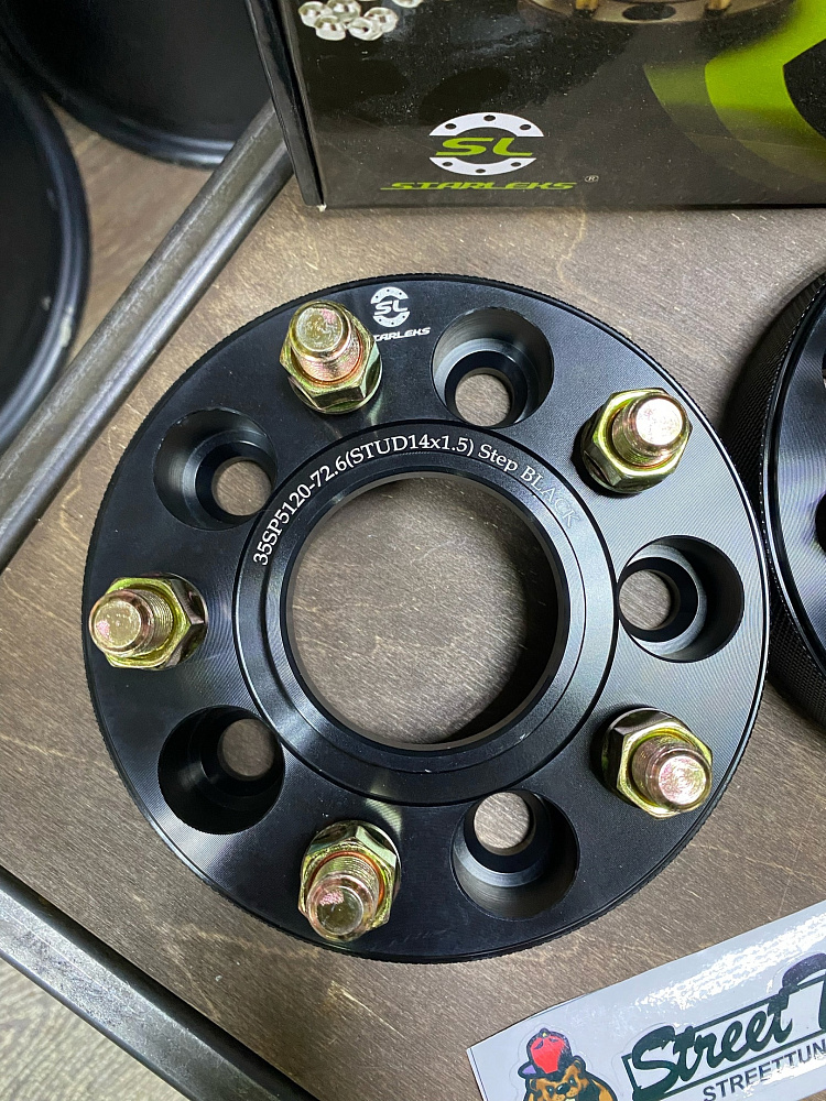 картинка Проставка Starleks 35 мм 5x120 цо 72.6 шпилечная M14x1,5 Black от магазина  StreetTuning