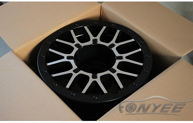 картинка Новые диски R wheels R17 6X139,7 ET-16 J9 черный + серебро магазин  StreetTuning 