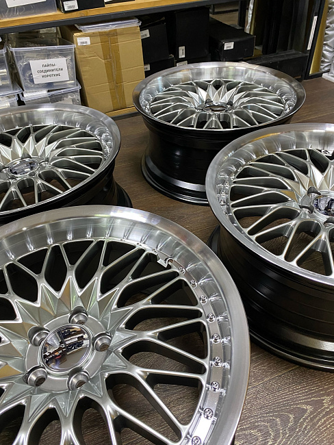 картинка Новые диски VS Work SPL F051 R18 J8.5 ET35 5X100 Hyper Blackолотые магазин  StreetTuning 