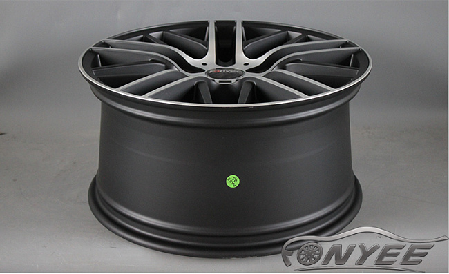 картинка Новые диски BMW 650 M STYLE R18 5X120 ET25 J8,0 черные+серебро магазин  StreetTuning 