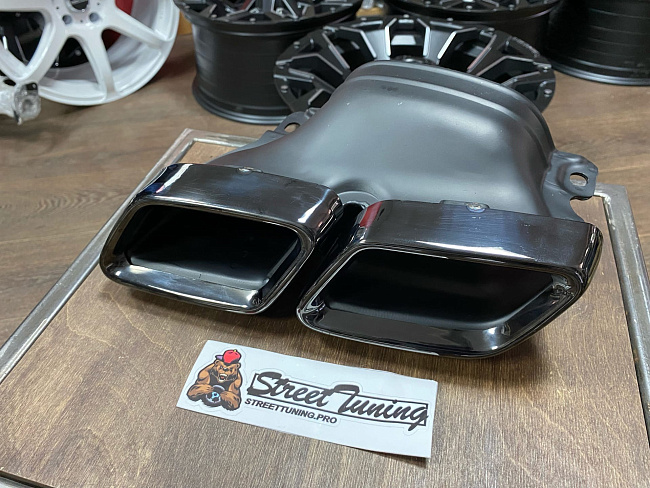 картинка Насадки на глушитель AMG style для Mercedes C63 / GLE63 / GLS63 / SL63 магазин  StreetTuning 