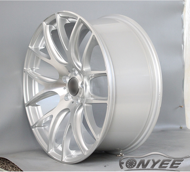 картинка Новые диски Styluz M537 R20 5х112 ET35 J8,5 серебро магазин  StreetTuning 