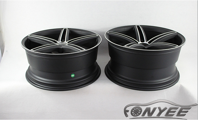 картинка Новые диски Vossen CV5 Replica R19 5X108 ET35 J9,5 черный мат + серебро магазин  StreetTuning 