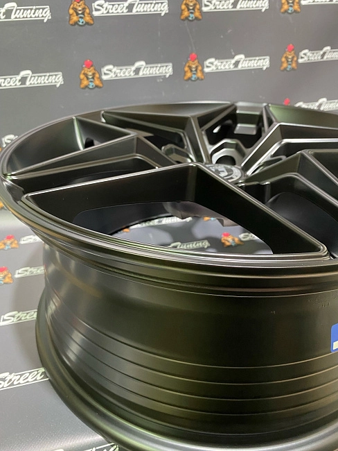 картинка Новые диски HRE FF11 Flow Forming R18 J8 ET35 5X108, Black Mat магазин  StreetTuning 