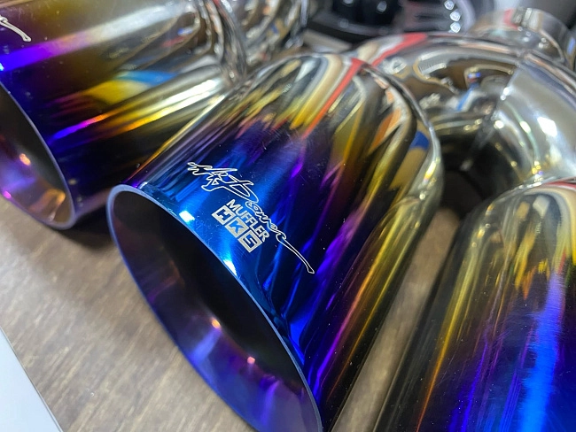 картинка Насадки на глушитель HKS Style двойные комплект- 2 шт 63 х 102 мм магазин  StreetTuning 