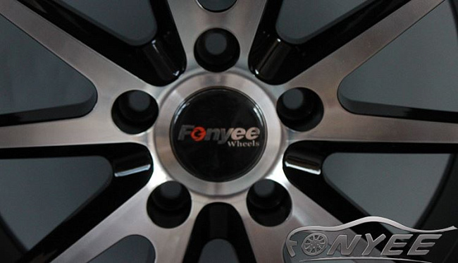 картинка Новые диски Vossen VFS1 Replica R18 5X120 ET35 J9,5 черный глянец + серебро магазин  StreetTuning 