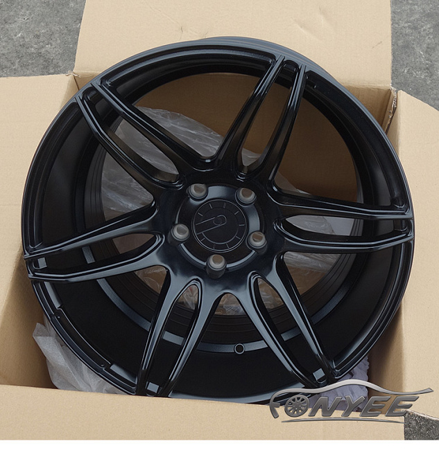 картинка Новые диски Cosmis Racing R18 5x114,3 ET22 J9,5 черные магазин  StreetTuning 