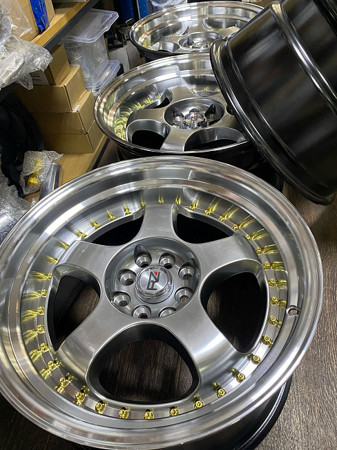 картинка Новые диски SSR SP1 R17 J9 ET20 4X100/4x114.3, Hyper Black магазин  StreetTuning 