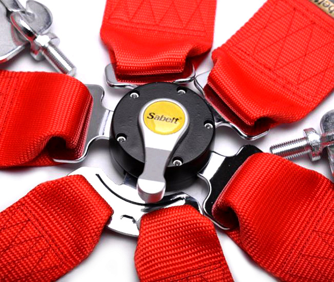 картинка 6-ти точечный ремень безопасности Sabelt Style, красный магазин  StreetTuning 
